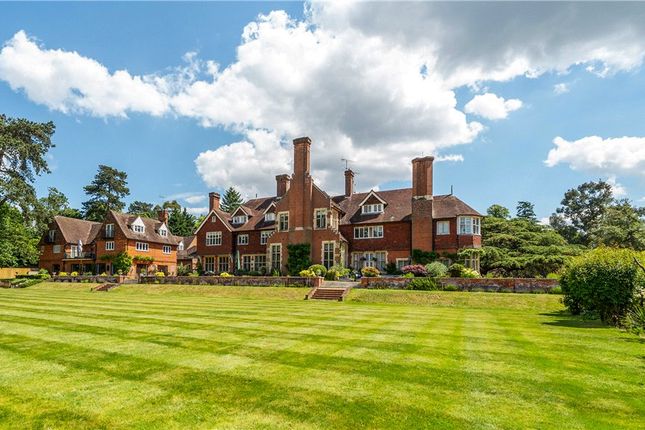 Framewood Road, Stoke Poges 2 bed apartment for sale