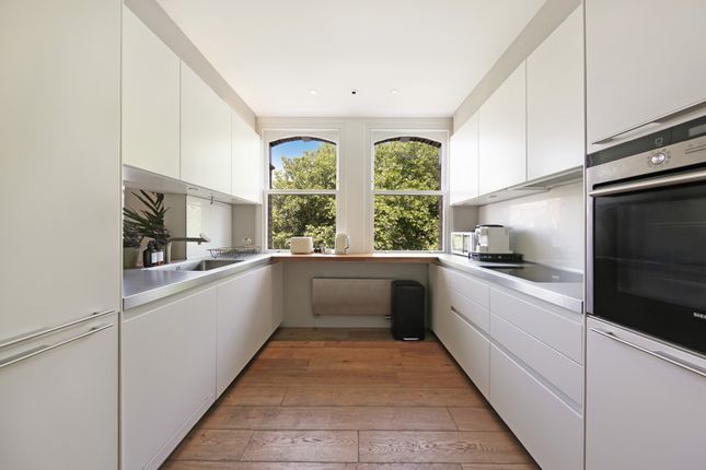 Chelsea SW10 2 bed apartment for sale