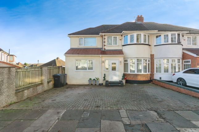 5 bedroom semi-detached house for sale