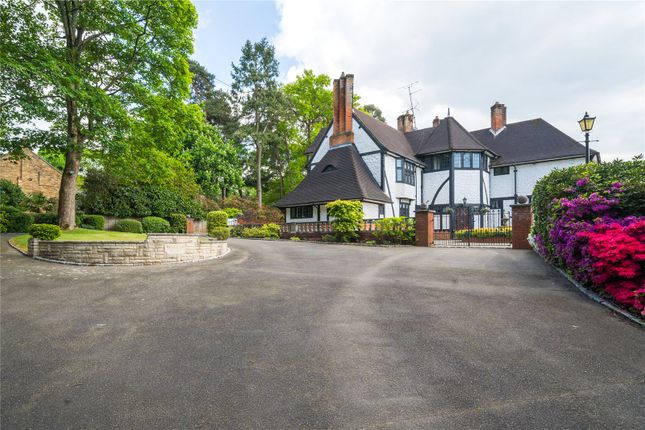 London Road, Surrey GU15 6 bed detached house for sale