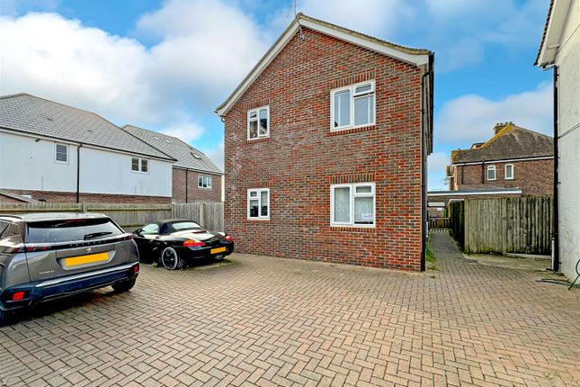 Merry House, Yapton BN18 2 bed apartment for sale