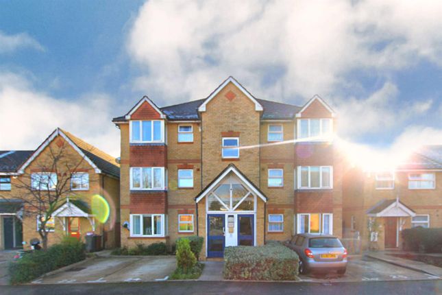 Worcester House, Hounslow TW3 2 bed apartment for sale