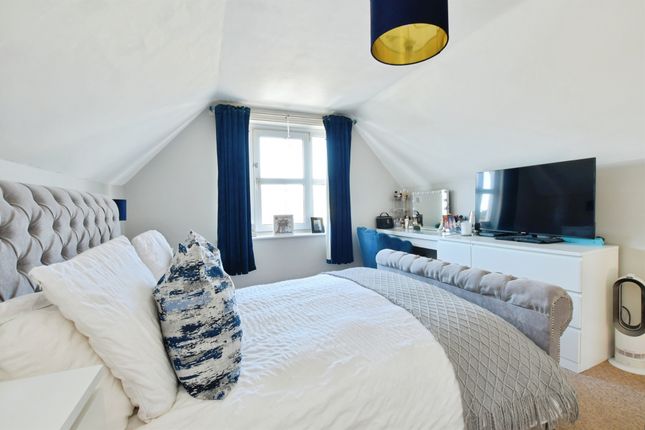 2 bed maisonette
