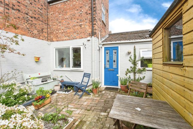 2 bedroom ground floor flat for sale
