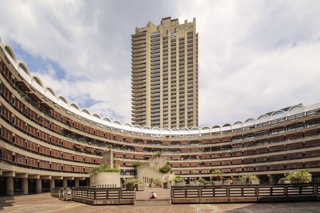 Frobisher Crescent, London EC2Y 1 bed flat for sale