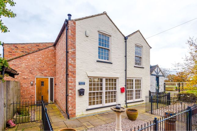 Detached house for sale