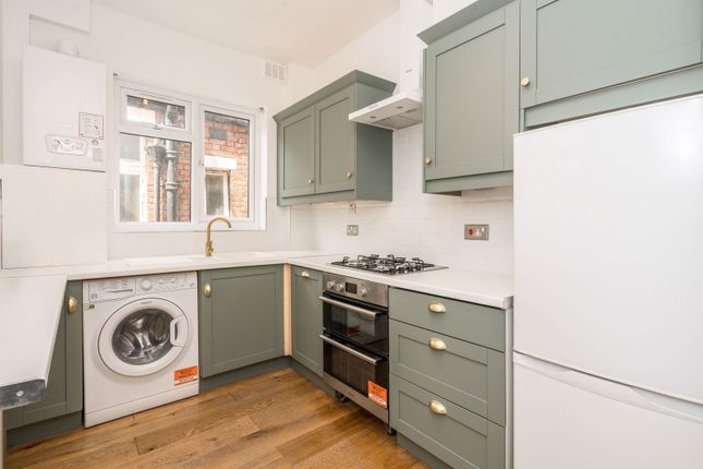 3 bedroom flat for sale