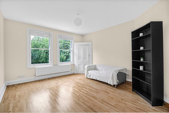 Streatham Place, London, SW2 1 bed apartment for sale