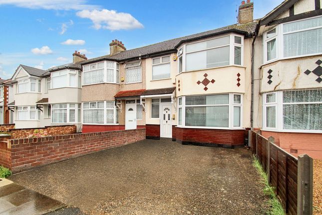Ryefield Avenue, Uxbridge, UB10 3 bed terraced house for sale