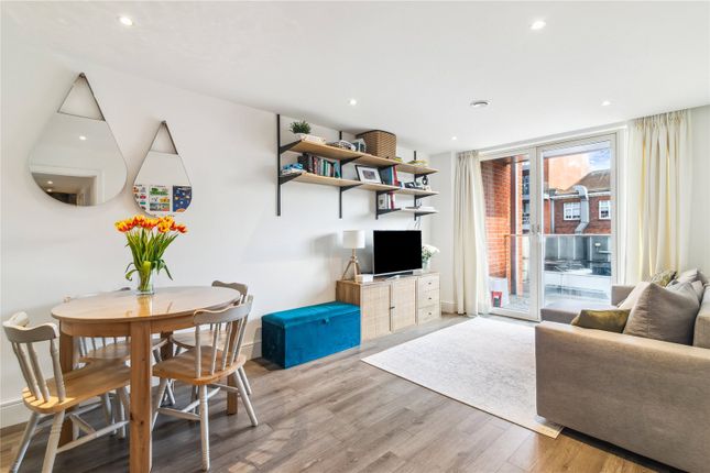 Gaumont Place, London, SW2 2 bed apartment for sale
