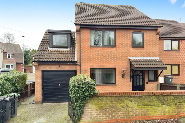 1 Chapel Mews Court, Chapel Street... 4 bed link detached house for sale