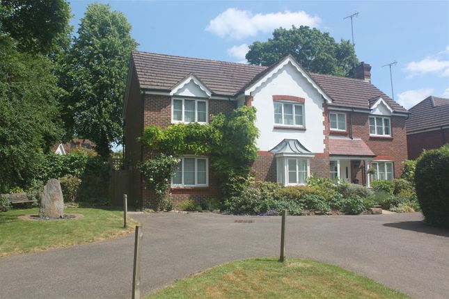 QUARRY GARDENS, LEATHERHEAD, KT22 5 bed detached house for sale