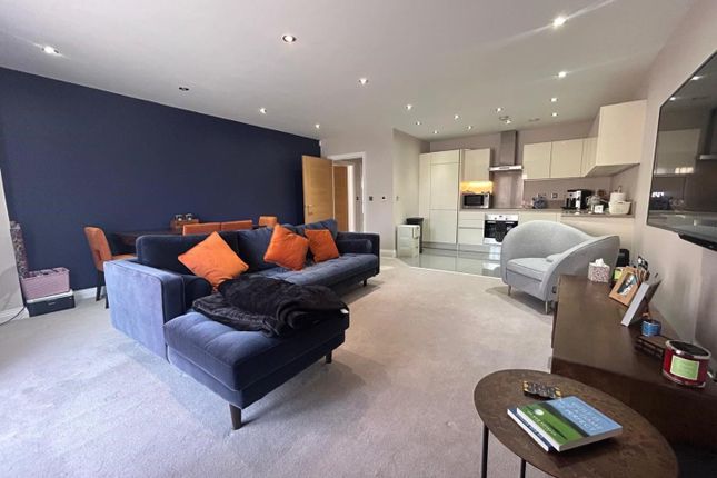Royal Engineers Way, Mill Hill, NW7 2 bed flat for sale