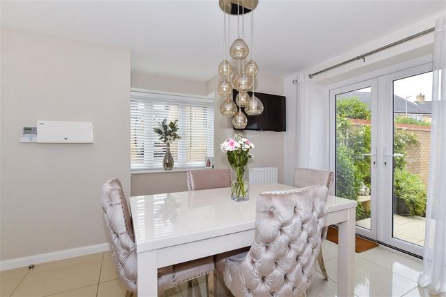 Spickets Way, Maidstone, Kent 3 bed detached house for sale