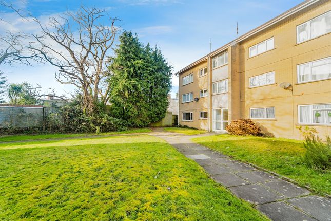 2 bedroom ground floor flat for sale