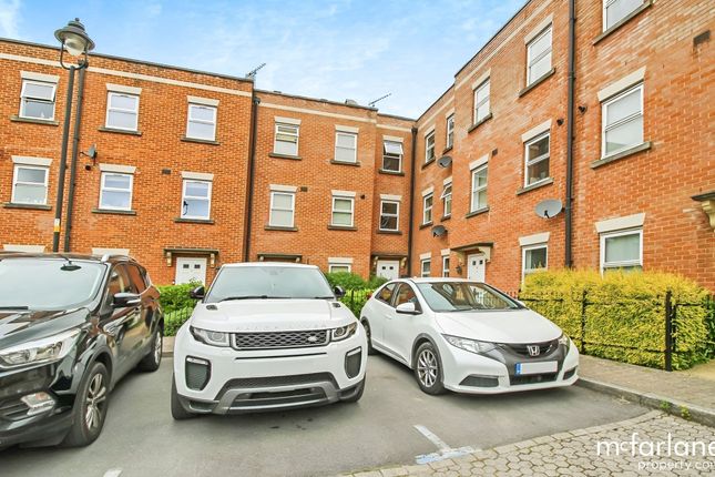 Godwin Court, Swindon SN1 2 bed flat for sale