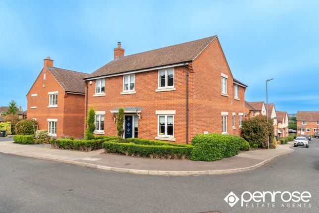 Maple Close, Bedford MK45 4 bed detached house for sale