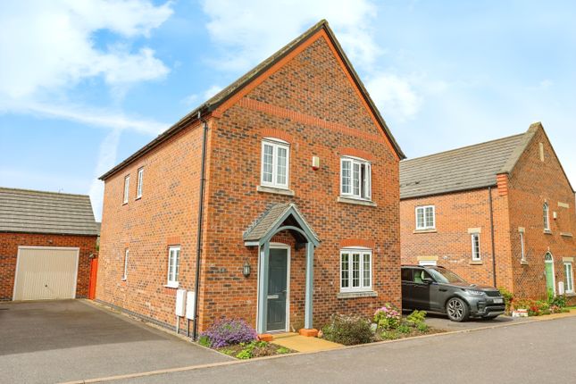 4 bed detached house