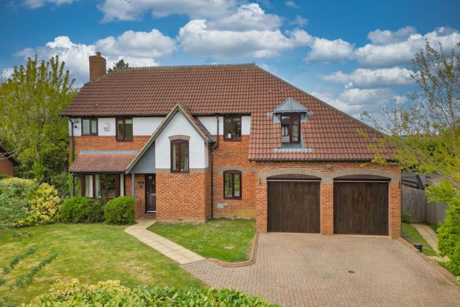 Cloudberry, Milton Keynes MK7 5 bed detached house for sale