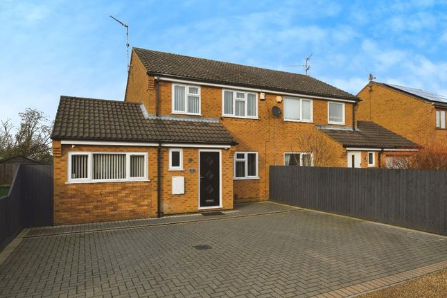 Hedgelands, Wisbech, Cambs, PE13 3BA 3 bed semi