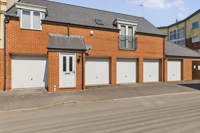Longhorn Avenue, Gloucester 2 bed coach house for sale