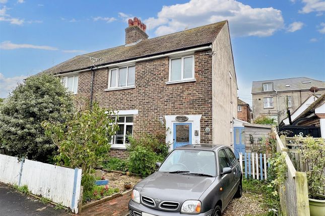 Richmond Road, Pevensey Bay, Pevensey 3 bed semi