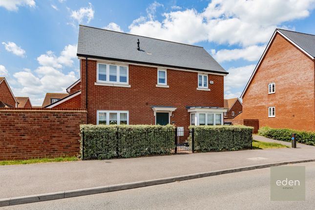 Village Road, Wouldham, ME1 3 bed detached house for sale