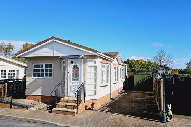 Kings Acre Halt Mobile Home Park... 1 bed park home for sale