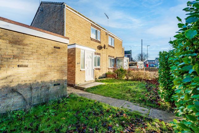 Hollow Grove Way, Lowestoft 2 bed end of terrace house for sale