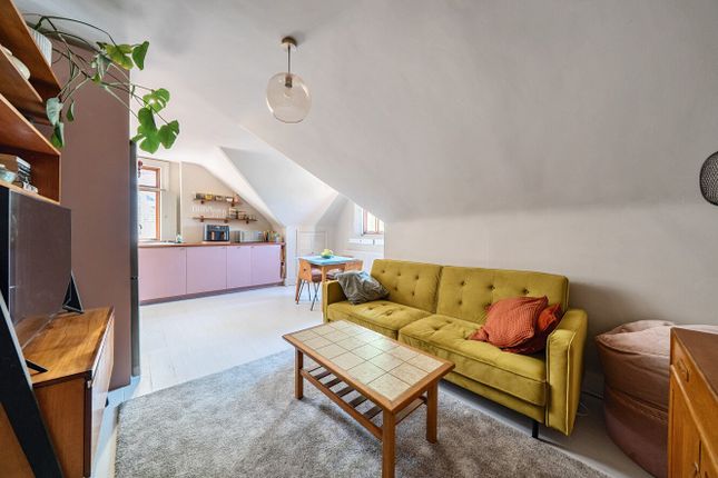 Canadian Avenue, Catford, London, SE6 2 bed flat for sale
