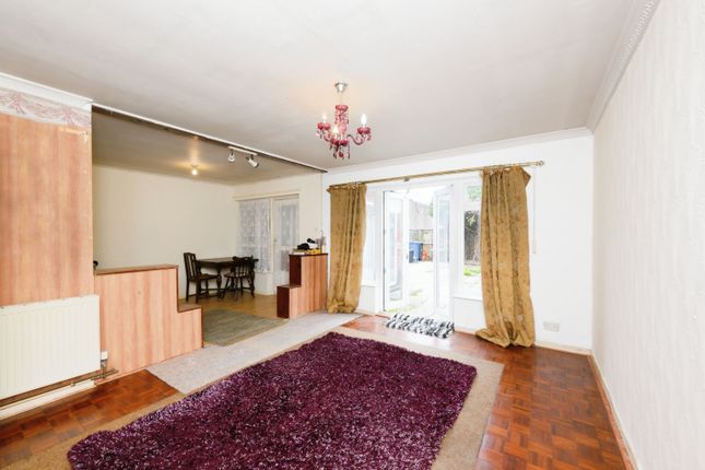 3 bed end terrace house