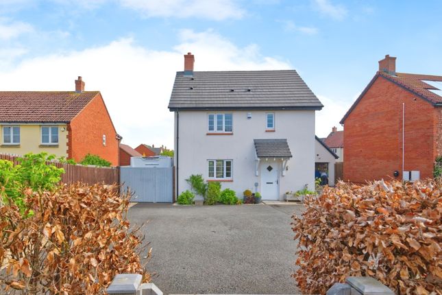 3 bed detached house