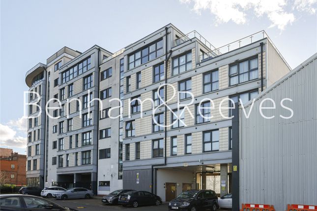 Mannock Close, Colindale, NW9 2 bed apartment for sale