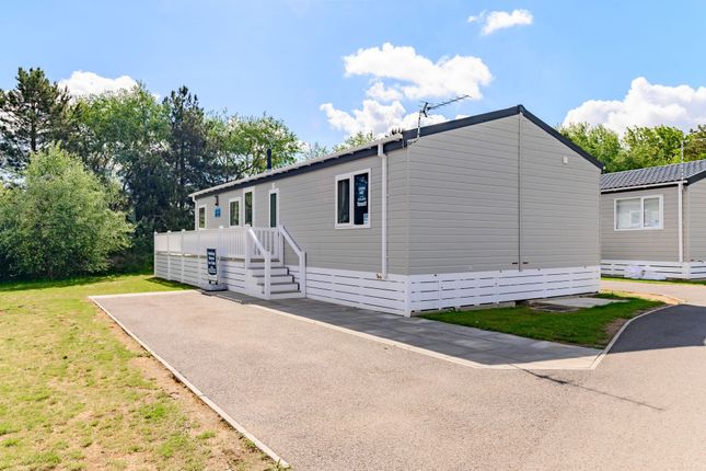 Coast Road, Corton 2 bed park home for sale