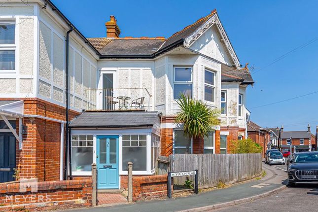 Station Road, Christchurch, BH23 2 bed maisonette for sale