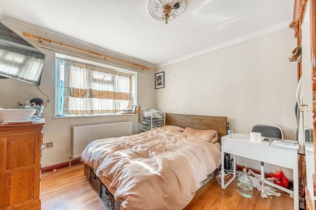 5 bed semi-detached house
