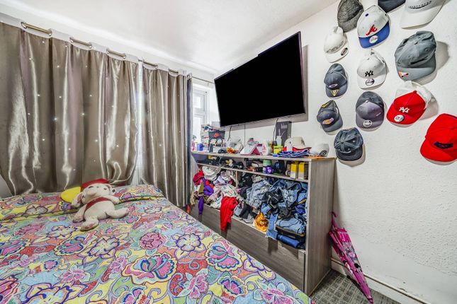 Angell Road, Brixton, London, SW9 3 bed flat for sale