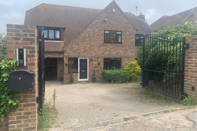 4 bed property