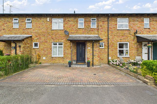 Hammond Way, Surrey GU18 3 bed terraced house for sale
