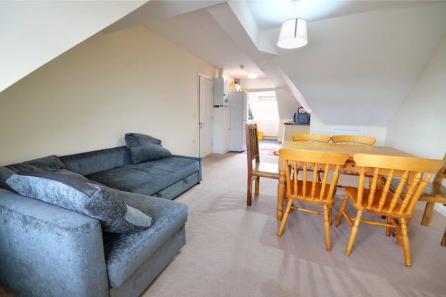East Grinstead, West Sussex, RH19 2 bed apartment for sale