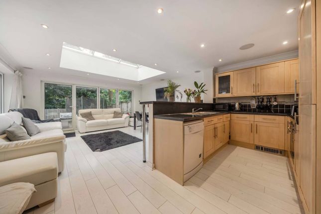 4 bed semi-detached house