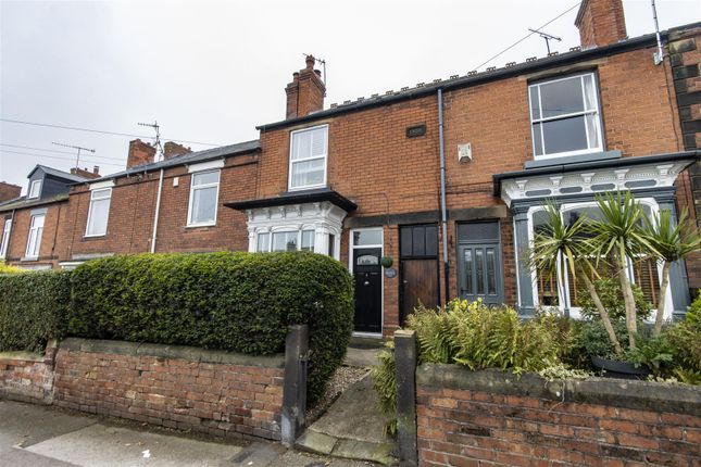 Chatsworth Road, Brampton, Chesterfield 3 bed terraced house for sale