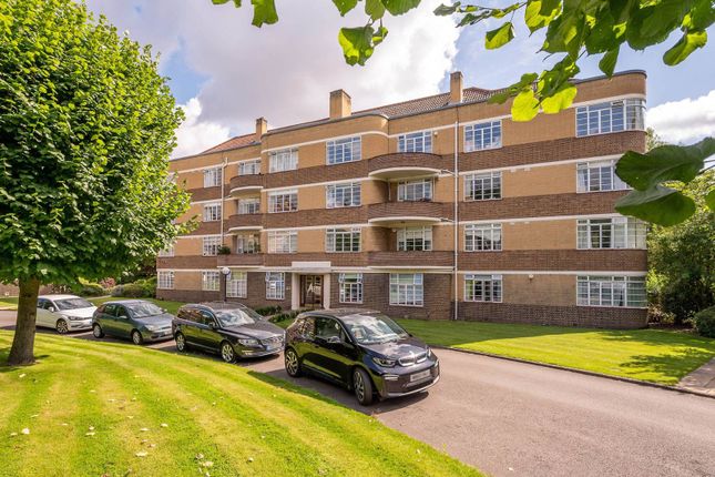 Heath Rise, Putney, London, SW15 3 bed flat for sale