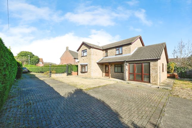 5 bed detached house