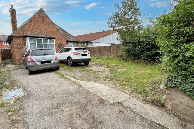 Bury Road, Stowmarket, IP14 2 bed detached bungalow for sale