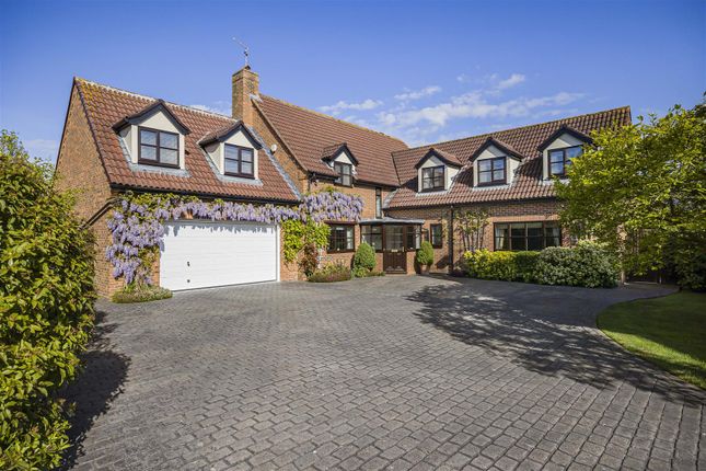 5 bed detached house