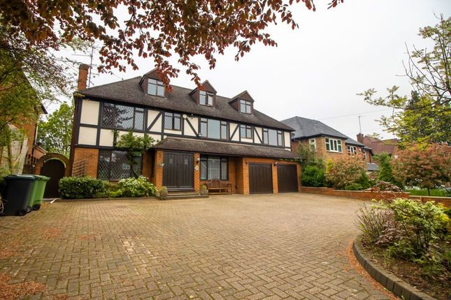 6 bed detached house