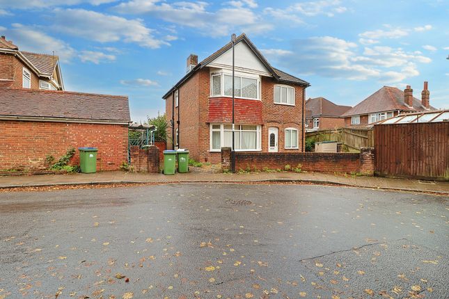 3 bed detached house