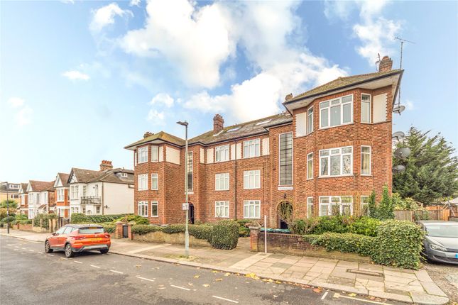 Warwick Road, London, N11 2 bed apartment for sale