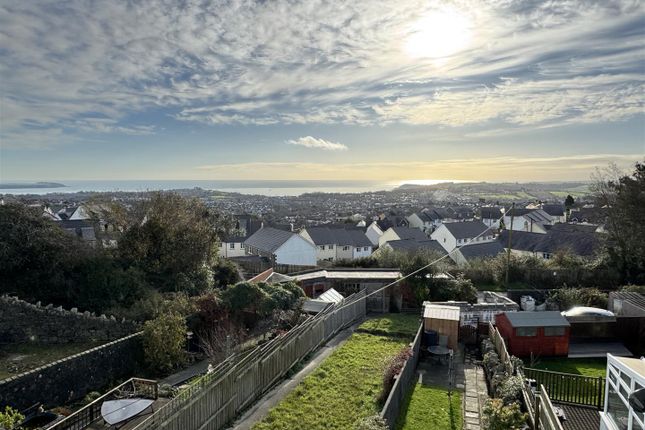 3 bed end terrace house